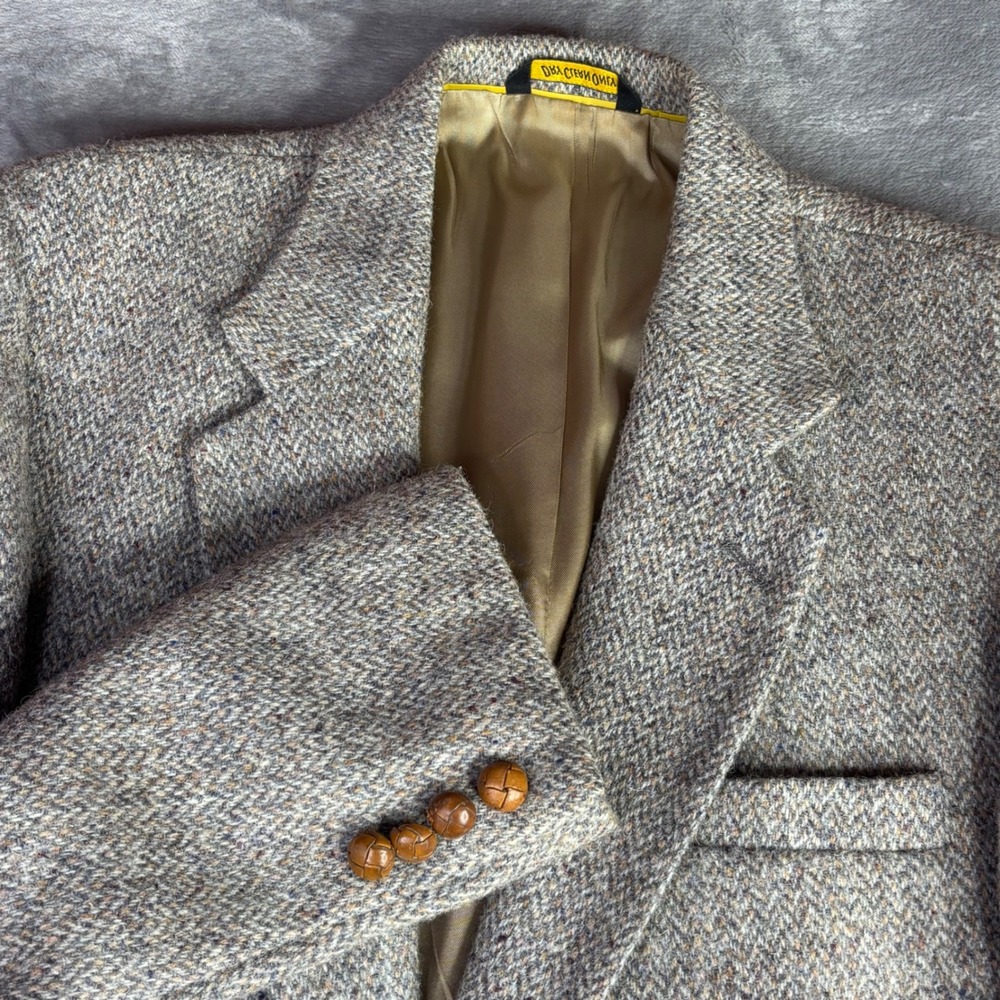 Hunting Horn Sport Coat Men 42R Grey Herringbone Wool Tweed Blazer Vintage